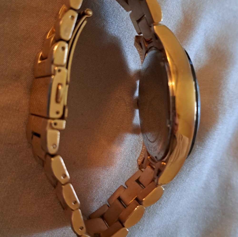 Michael Kor's Men's Watch, Rose Gold, Burgundy face - Picture 4 of 5